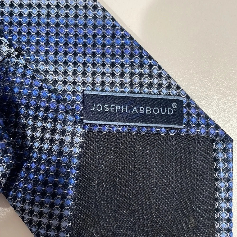 Joseph Abboud Youth Silk Tie. EUC.